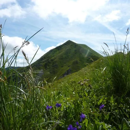 Bel T1 Avec Balcon En Centre Du Mont-dore - Fr-1-608-38 Le Mont-Dore