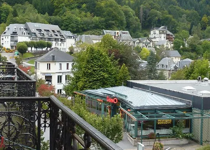 Bel T1 Avec Balcon En Centre Du Mont-dore - Fr-1-608-38 Ле-Мон-Дор